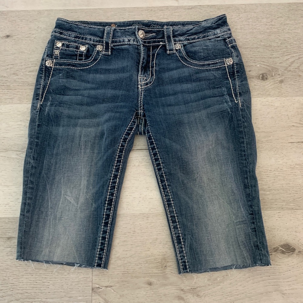 Miss Me Signature Boot Cut Denim Shorts Dark Wash Fleur De Lis Rhinestone 28